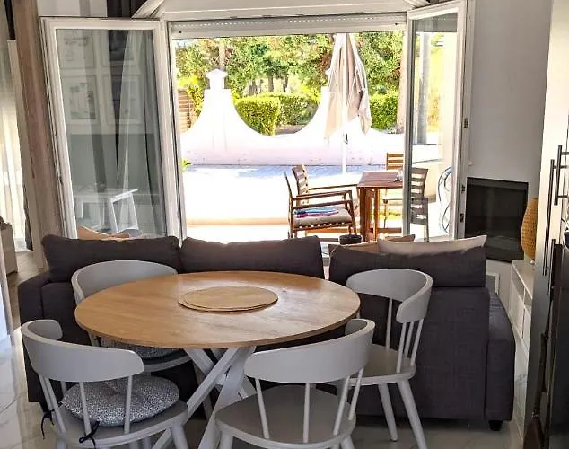 Sopeli Summer House *