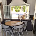 Sopeli Summer House *